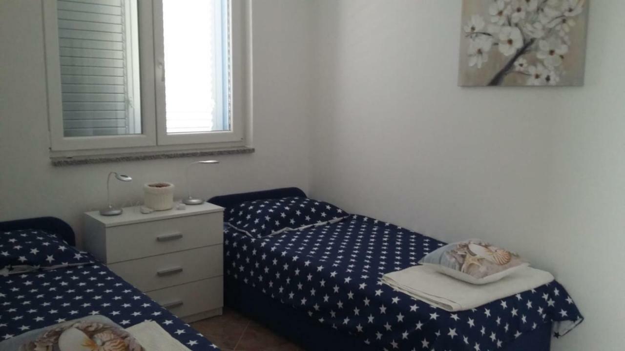 Holiday Home Ankica Ražanac Kültér fotó